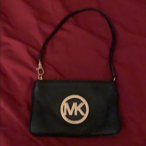 Michael Kors Handbags - Michael Kors wristlet